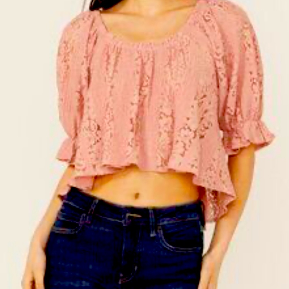 ✨NWT✨Free People Rose Lace Crop Top